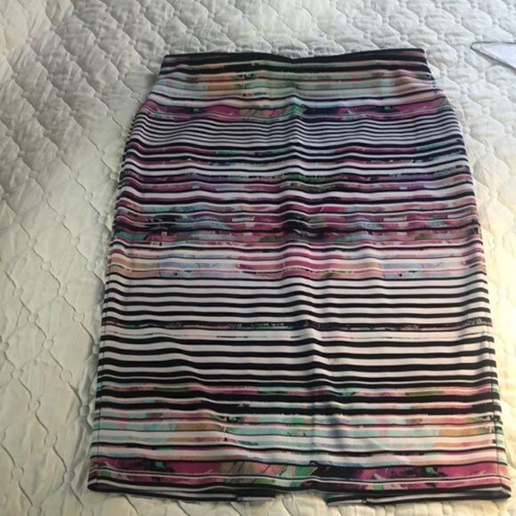 Vibrant and Bold Colorful abstract stripe skirt, stretchy flattering comfy plus - Picture 8 of 9